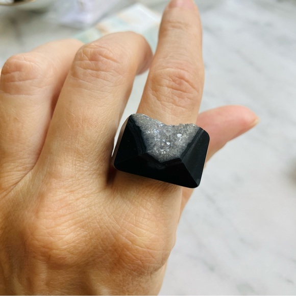 Black Sardonyx Geode Druzy Ring - Picture 5 of 10